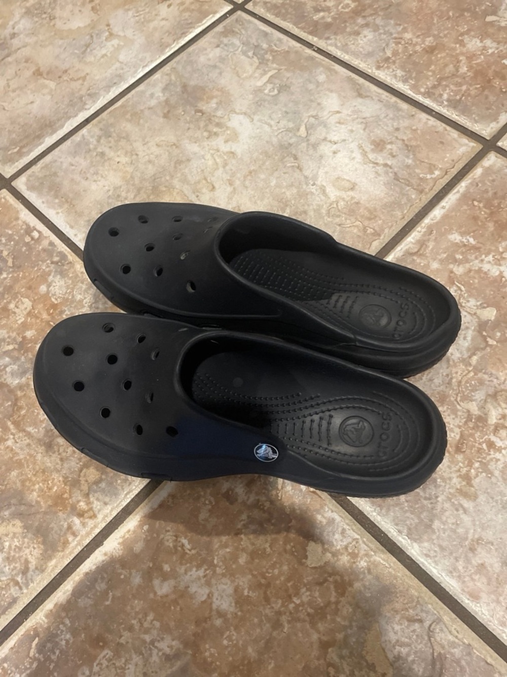 CROCS Classic Clog in Black - Picture 2 of 8